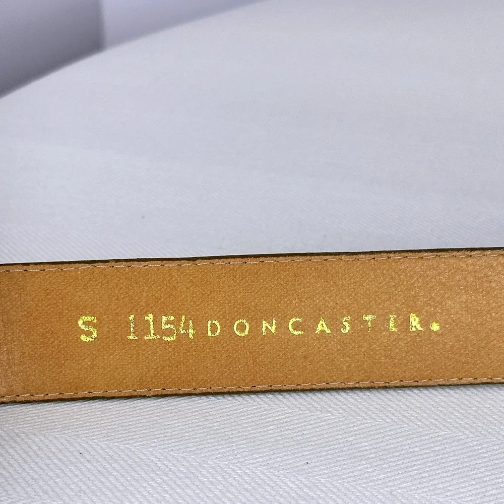 Vintage Doncaster Cognac Brown Textured Leather Belt Embossed Gold Buckle Size S